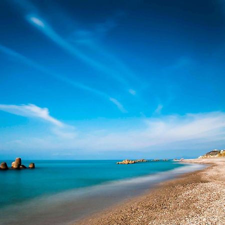In Riva Al Mare B&B Capo dʼOrlando Buitenkant foto
