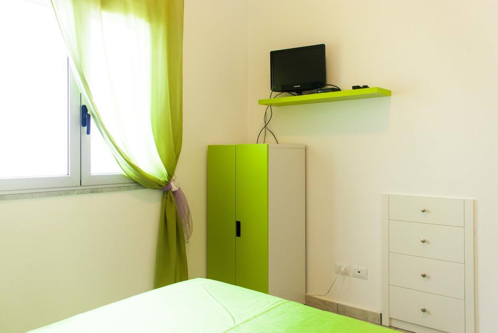 In Riva Al Mare B&B Capo dʼOrlando Buitenkant foto