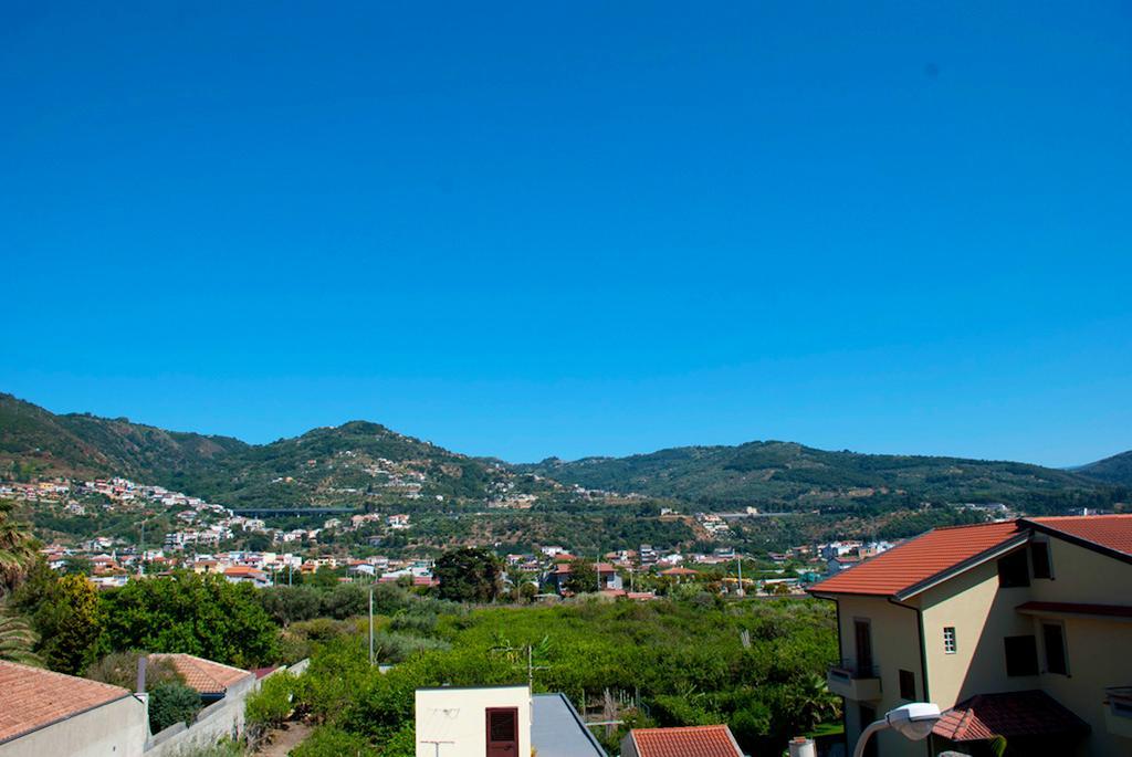 In Riva Al Mare B&B Capo dʼOrlando Kamer foto