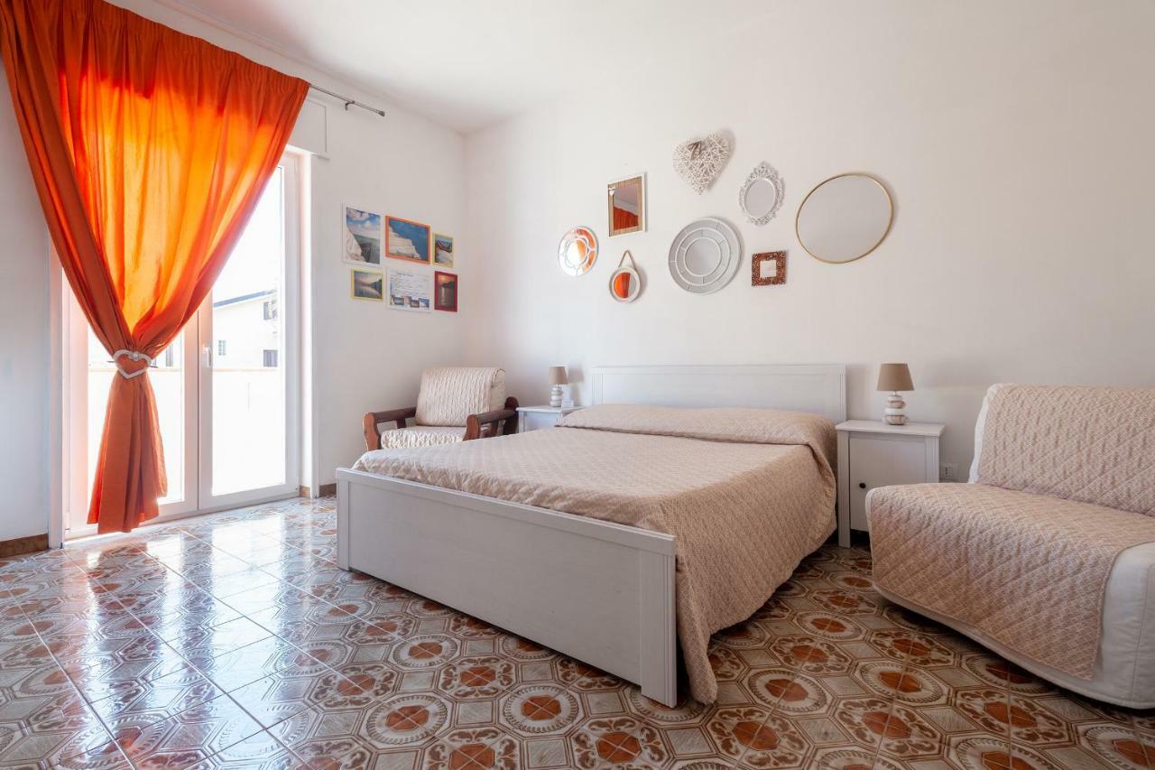 In Riva Al Mare B&B Capo dʼOrlando Buitenkant foto